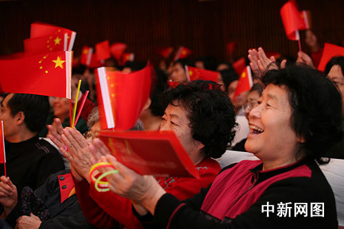 ����ĸ￪��30�� �Ͽ���ѧ�ٰ�ϵ�л