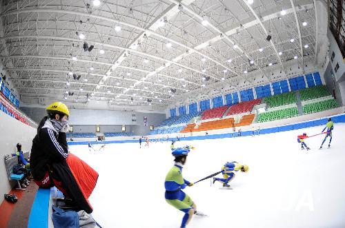 �󶬻᳡��Ѳ�񡪡�����������ѵ���������󻬱��ݣ�2��